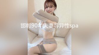 商场女厕全景偷拍短裙美女的小嫩B