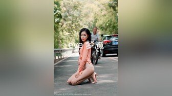 六月新流出大神潜入KTV女厕正面全景偷拍两个妹子尿尿吸烟美女vs清纯学妹