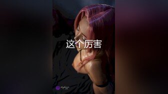 兩個兼職美女模特被攝影師誘惑脫光光了玩3P