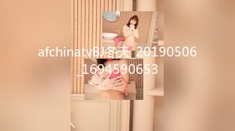 写字楼女厕偷拍短发红唇美女✿小肥鲍已经被搞得很黑了