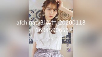  扎着两个小辫子00后嫩妹侧着舔舒服，逼逼无毛舔屌硬了骑上来自己动