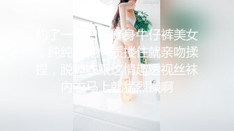 游乐场女厕全景偷拍用水把手打湿了擦一下奶子给奶子降温的妹子等23位美女 (3)