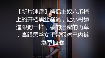 小少妇道具双插玩弄骚穴，黄瓜玉米激情双插，高潮喷水浪叫不止