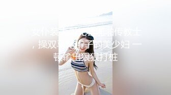 人美逼遭罪，颜值不错的美女干净的逼逼伺候两个小哥的大鸡巴，淫声荡语互动撩骚享受大鸡巴的轮草抽插冒白浆