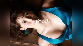 草莓宝贝高颜值大奶美女给炮友口交玩滴蜡，网袜项圈翘起屁股滴蜡特写口交