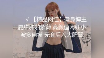 【上】小奶狗捧着哥哥的大屌吃不听 叫的好骚,自己摇屁股～